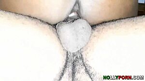 La estrella porno africana Nollyporns tiene una polla monstruosa en su coño