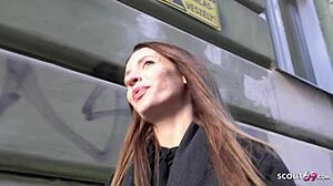 Немецкий скаут и украинская мамочка Юля занимаются уличным кастингом и грубым сексом