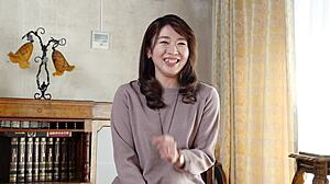 Aki Hiroses în ziua nunții ei intime surprinsă în fața camerei